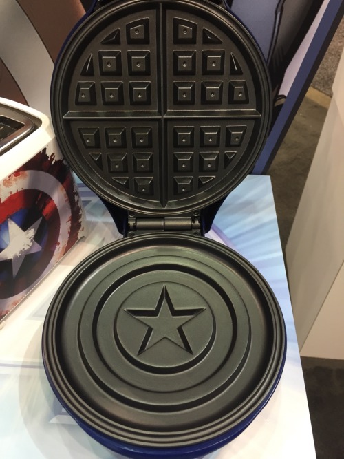 slightecho:nothingeverlost:allisquish:nothingeverlost:I found a waffle maker for Phil Coulson.I want
