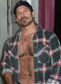 Follow my two hairy men blogs:http://sambrcln.tumblr.comhttp://hairysex.tumblr.com