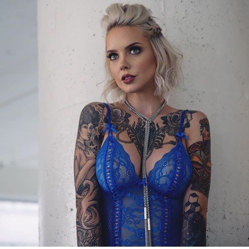 Sarah X Mills adult photos