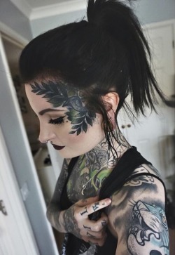 pir-ado: ink-pleasure:   tattoobodies:  