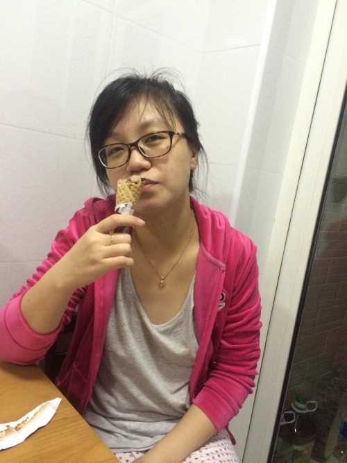 caolinjing00:  1500套 真实夫妻 - 女友 - 良家 - 熟妇真实露脸自拍套图和视频打包出售！喜欢的联系QQ1453845315