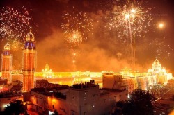 aman-bhandal:  Diwali at the golden temple. Wish I was there