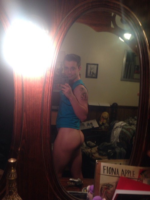 thechriscrocker:  Chris Crocker got booty, honey  only in this pic tho..