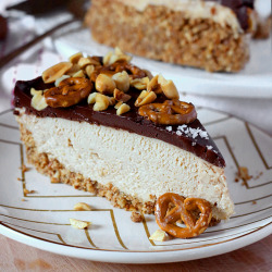 chocolatefoood:  Peanut Butter Pretzel Pie