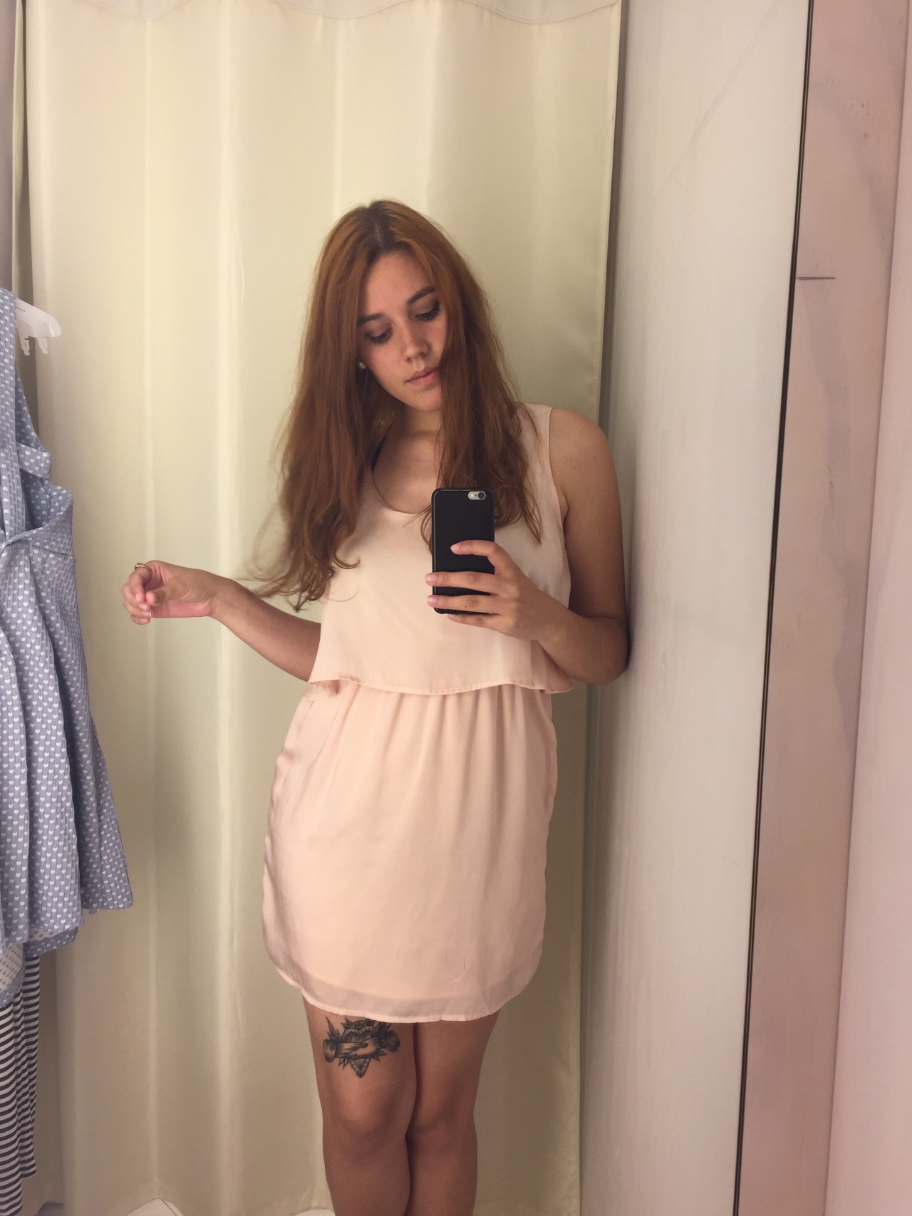 nakedpersephone:  The super lovely argyrials tagged me to post 6 selfies! So, ✨thank