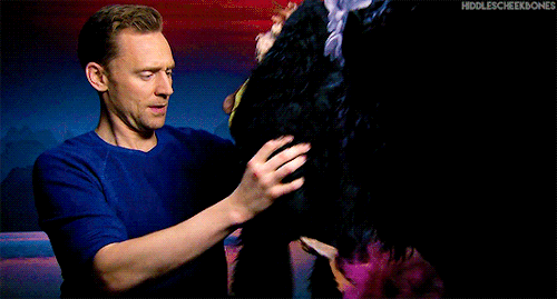 hiddlescheekbones:It’s a piñata but it’s of a monkey.