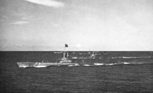 USS Flying Fish and other submarines en route to Pearl Harbor, 2 Jul 1945(US Navy)