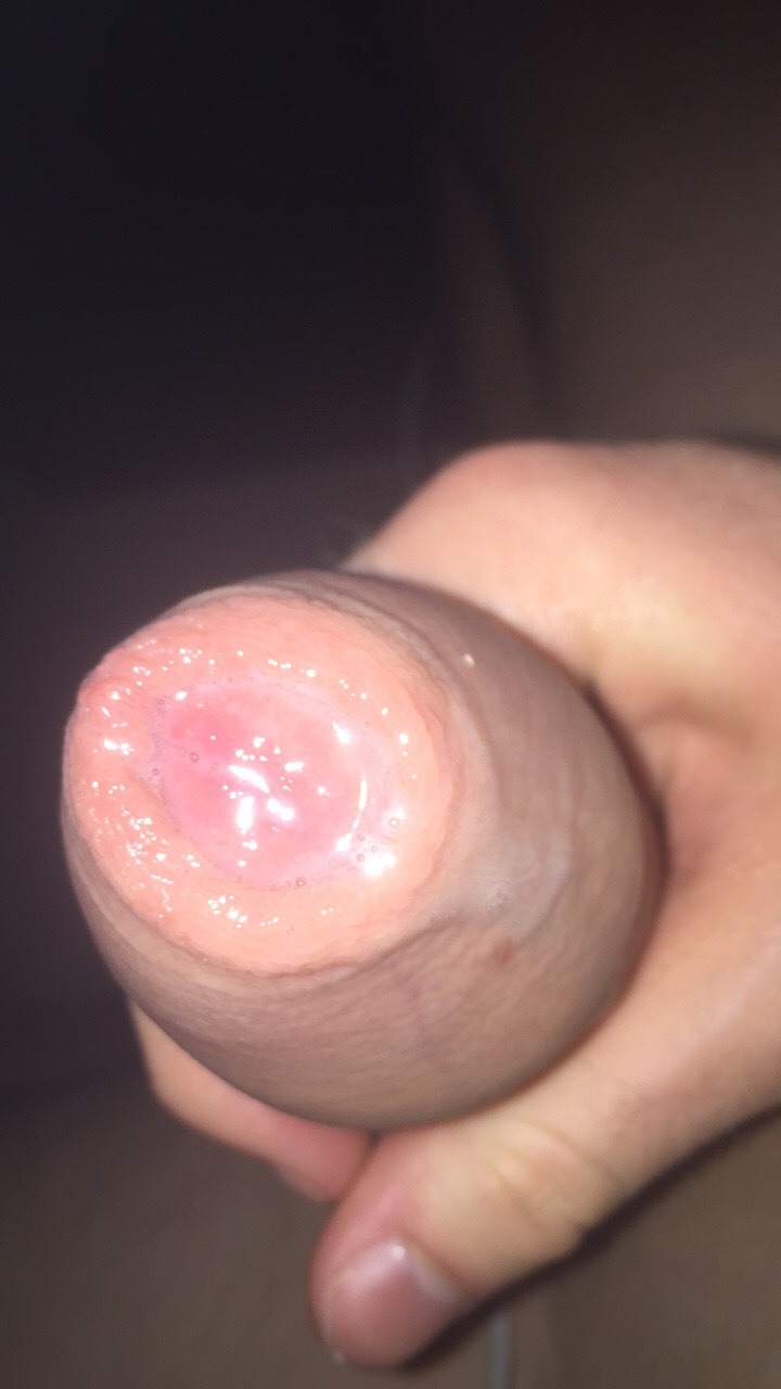 biboyvine:  Playing with myself makes me so wettt💦