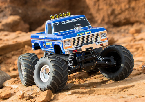 Bigfoot Number 1 by Traxxas!New toy to take my mind off the daily frustrations.  Fabulous fun and re
