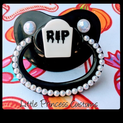 littleprincesscustoms:  littleprincesscustoms:  littleprincesscustoms:  🎃🎃🎃HALLOWEEN PACIS🎃🎃🎃  Pacis 7-13 of 13 (post 2)  ALL Halloween pacis are ย.99 plus ŭ shipping USA, international shipping is available as well! Payment is made