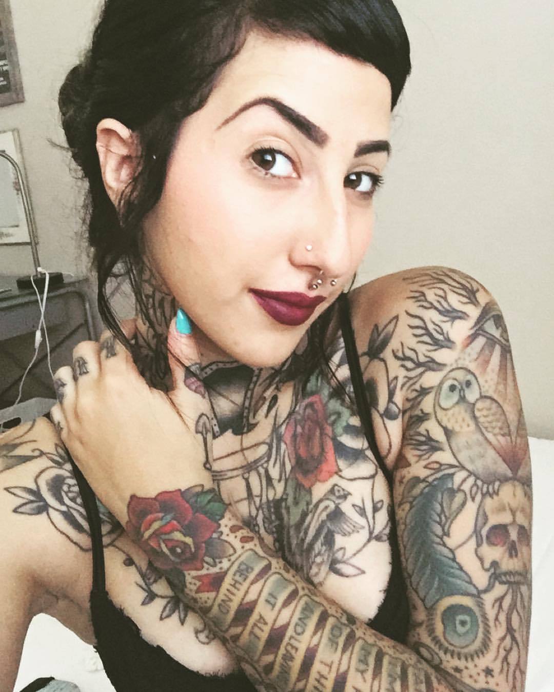 hammatime91:  Thoroughly enjoying only caring to wear my eyebrows and lipstick these