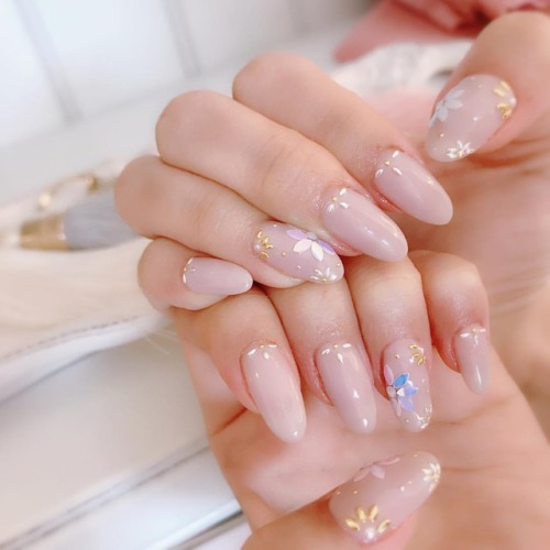 来月のボンシャンス定額ネイルの絵里奈ちゃんデザインネイルです #nail #nails #nailart #ネイル #美甲 #ネイルアート #clou #nagel #ongle #ongles #u