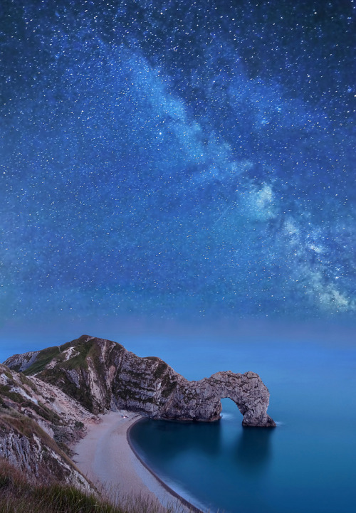 travelingcolors:  Durdle Door and Milky Way | England (by Tony Gill) 