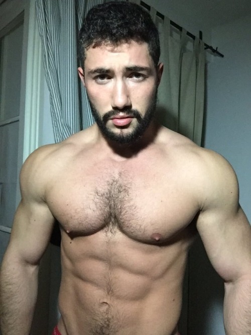 bigandbeefygrrr:Former gay pornstar Marco Rubi (@damiano_frascaroli) started out clean shaven and with the leanest muscular jock body when he started in the adult industry. Over the last three years he successfully bulked up into a hulking beast of a