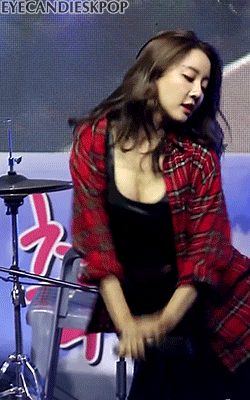 eyecandieskpop:  Rainbow Woori