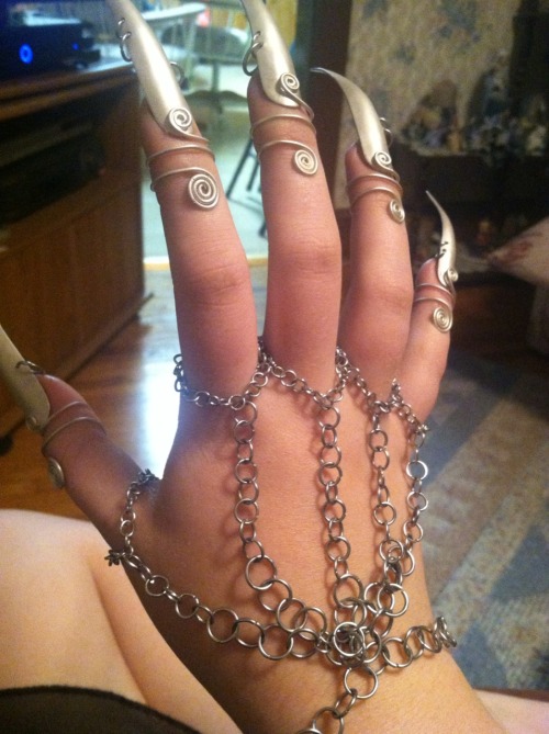 hamfootsia:  littlebluetugboat:  Oh yes- claws :D here hamfootsia you can see them better now. I made them a few years ago. My teach was gracious enough to allow me to use 趚 worth of sterling silver for them.  ( I think my metal skills is why I got