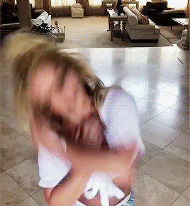 @britneyspears Addicted To Love 🌹🌹🌹🌹🌹🌹!!!! @SkylarGrey⁣