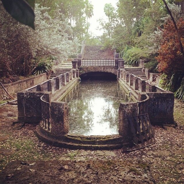 ghostlywatcher: Yard of an abandoned mansion in Florida. 