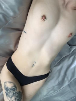ialienslut:already feels like it’s one of those nights to forget nudes | nsfw services | book a cam show  