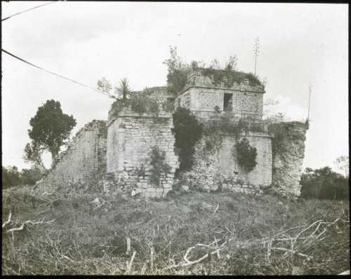 Porn tlatollotl:  The Casa de Monjas at Chichen photos