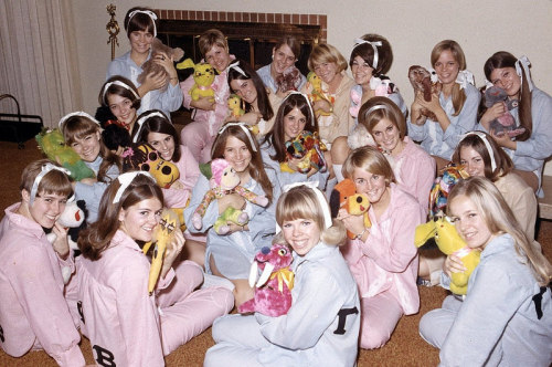 XXX fuckyeahvintage-retro: Sonority Pajama Party, photo