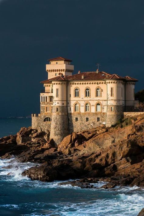 thebeautyjoythings: Boccale Castle in Tuscany, Italy   (via pinteret)