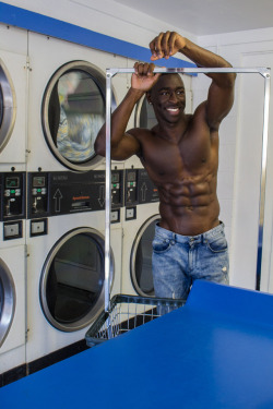 classicman30:  timothy-richardson:  Instagram: Trich_fitness   Sexy beautiful smile 😍 