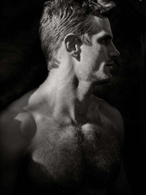 rawandripe:  omnomnomen:  Chris Bailey.  (via jpanda88) click here and press space bar for more rawandripe 