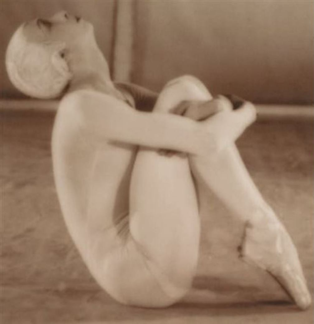 madivinecomedie: Studio Lipnitzki. Danilova dans Ode le ballet de Serge Diaghilev