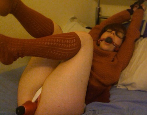 XXX enj0y4ble:ourdeviouslove:Always knew Velma photo