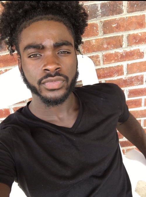 bitemebands: blvck–vodka: afrorevolution: Twitter : @AaronJOates ❤️
