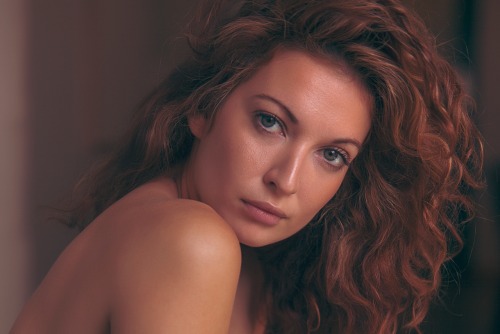 b-authentique:  Richelle Oslinker by Jonathan Red (interview) Keep reading
