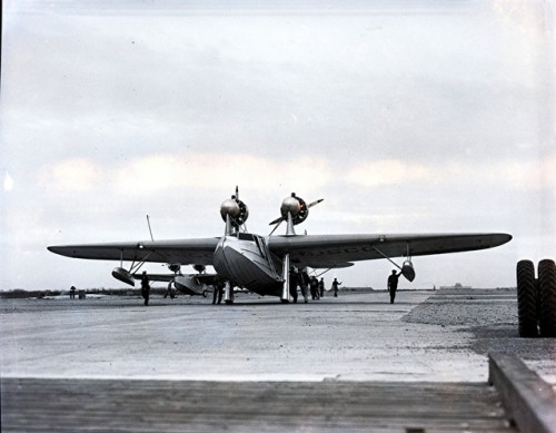 bmachine:  Flying boat General aviation PJ-1. In the background is one of the experienced Douglas.