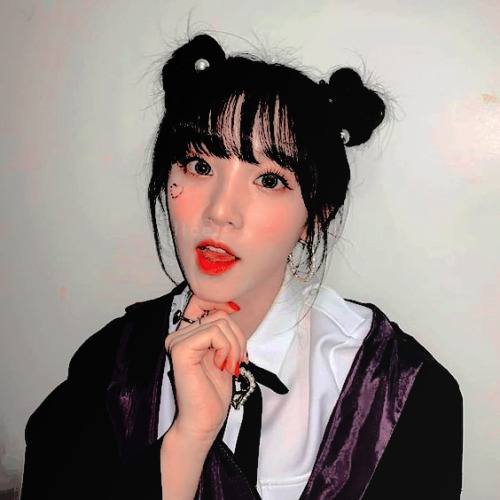 YUQI / GIDLE─   ♡─   ♡▸DO NOT RE EDIT