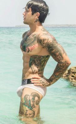 randy9bis:  Hot heavy tattooing !  :-) 
