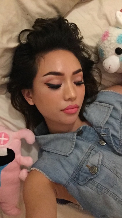 Porn kitty-kyojin:  Sleep isn’t restful because photos