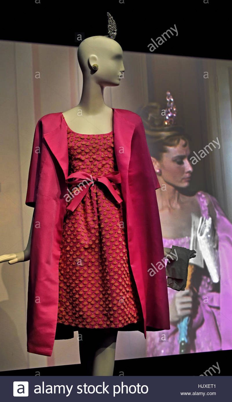 audrey hepburn pink dress breakfast at tiffany's