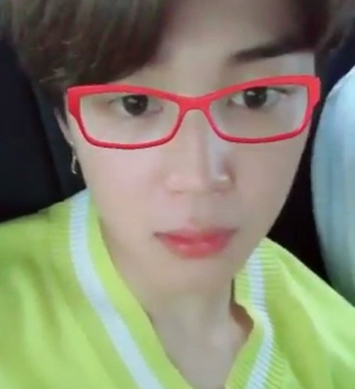Okay that was very funny like Jimin doesn&rsquo;t give a damn about Tae