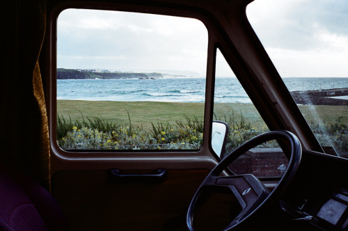 peaceful-moon: campfiregirl: amare-ebrius: (by Gebhart de Koekkoek) the sun will shine in my van doo