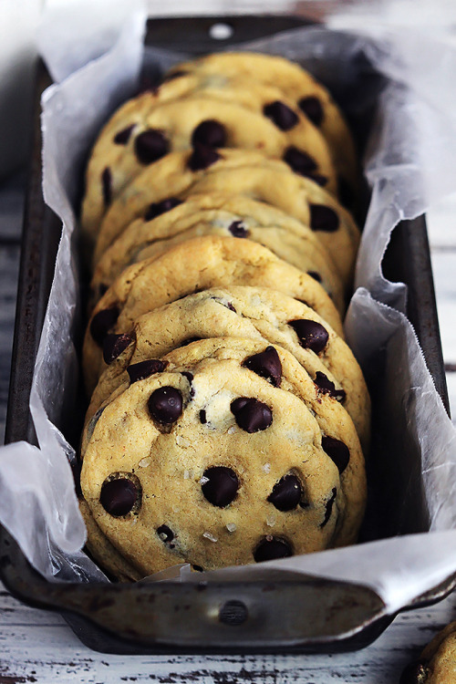 vtasty:  vTasty- Visually Tasty Food Blog nom-food:  Salted caramel chocolate chip