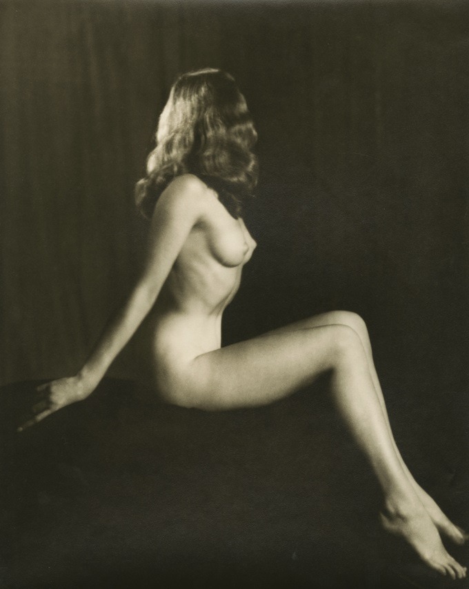 noonesnemesis:  Shy Nude Ms Evelyn Laye photo by Alfred Cheney Johnston 1920’s