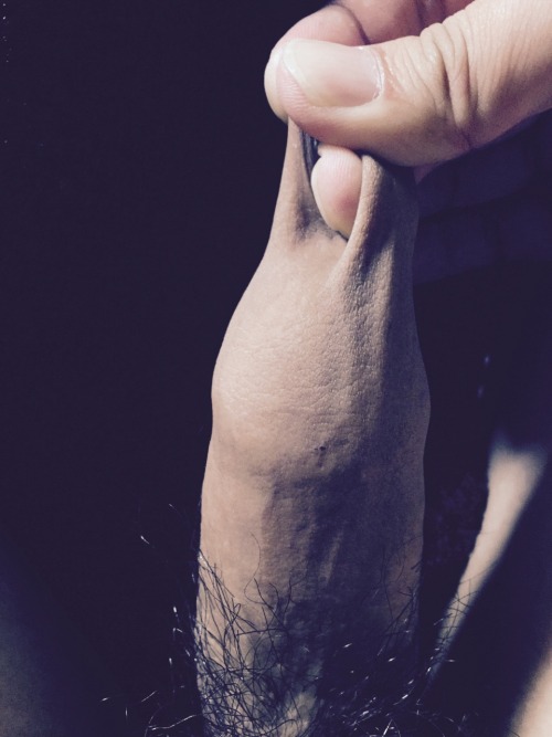 erikforeskin:  bb-or-not-bb:  I’ve stretched my foreskin:) feel like it’s getting longer!  Keep on stretching that snouty cocksure!Erik