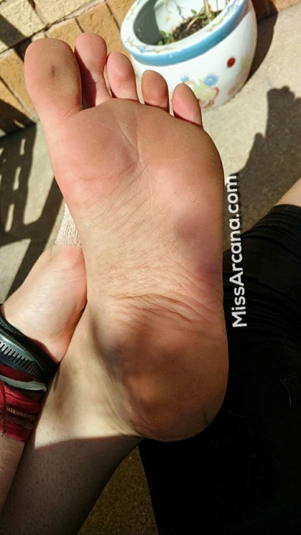 themissarcana: Worked in the yard all day, barefoot! Working on a garden this year! I never have bef
