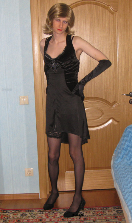 christinanaye: Happy New Year to everyone!) Thats my halloween costume though, don’t have a sa