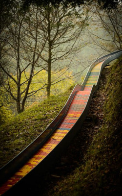 thekimonogallery:                 Roller-slide at Yamabiko-no-Mori in Takatsuki, Japan (山びこの森、大阪府高槻市    