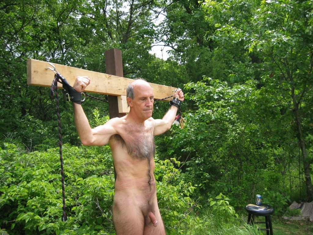 peterdesade:  chrley:  Wow! I just  discovered the photo of me that you put on your