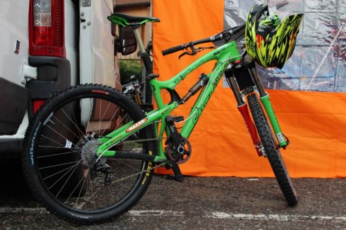 aces5050: Davide Sottocornola’s bike. Santa Cruz Nomad Carbon. (via Wild Pigs)