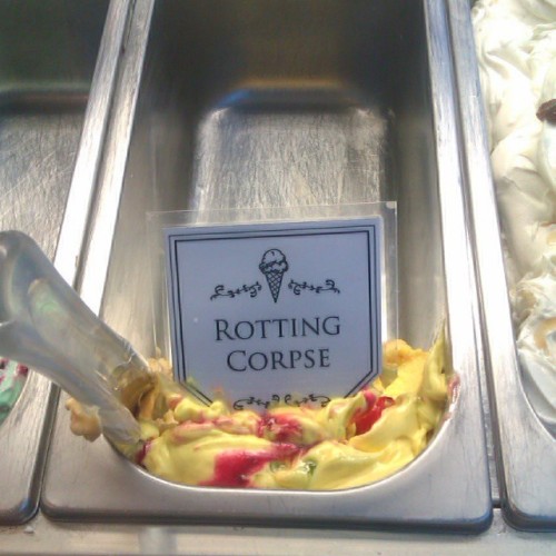 beatastic:  #icecream #halloween #corpse #rotting 