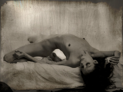 onepixart:  reclining madrid  
