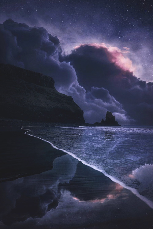 lsleofskye: Indigo Night | juusohdLocation: Talisker Bay, Isle of Skye, Scotland